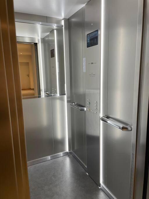 Proche Lausanne: Studio Bien Equipe Apartman Prilly Kültér fotó
